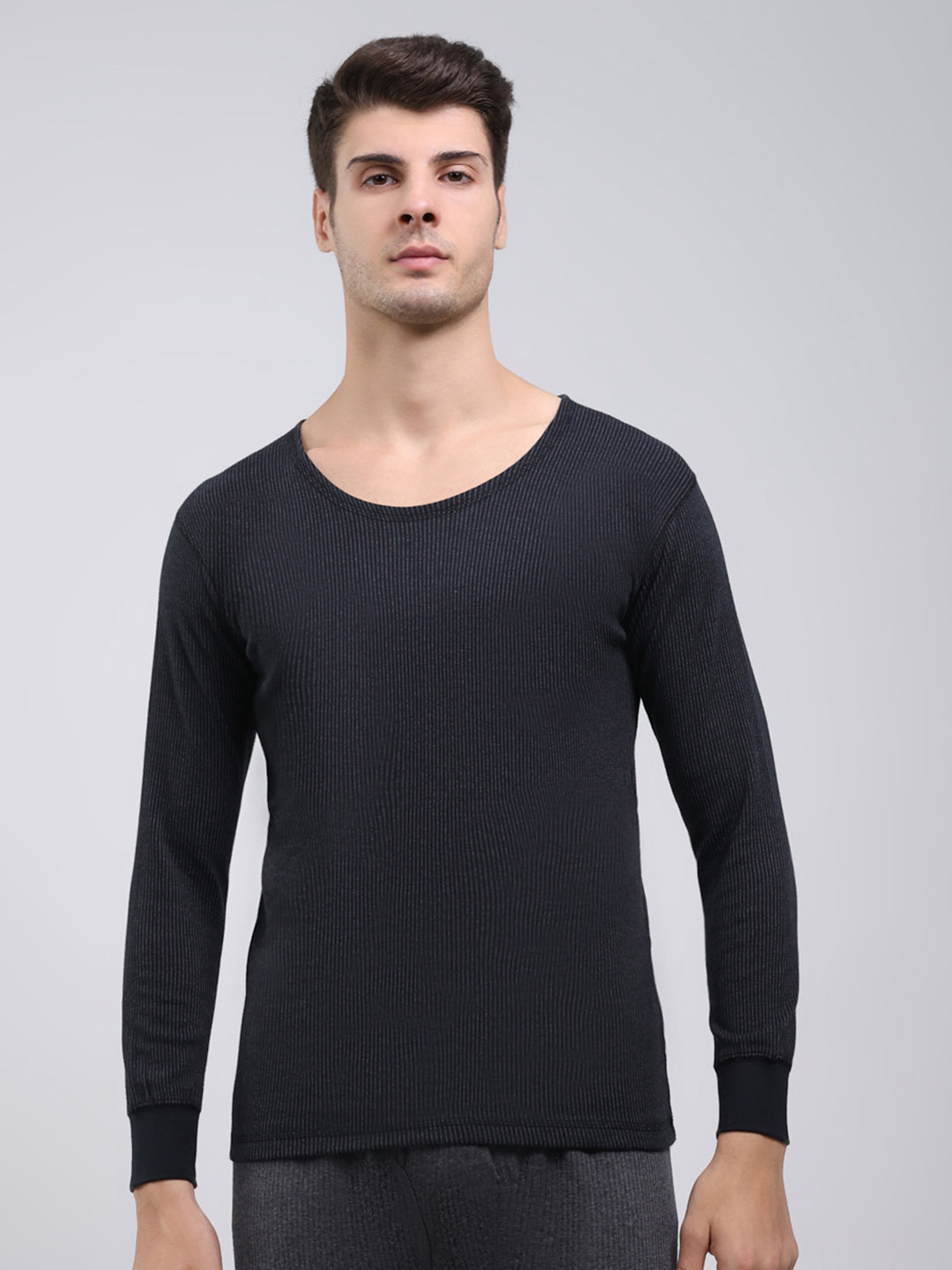 Men Black Solid Round Neck Full Sleeve Thermal Vest