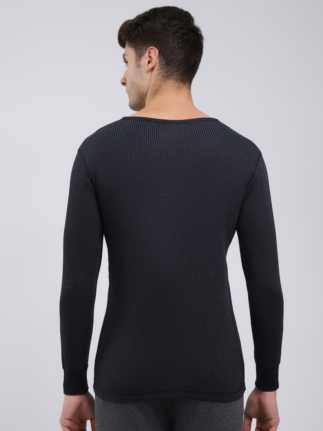 Men Black Solid Round Neck Full Sleeve Thermal Vest