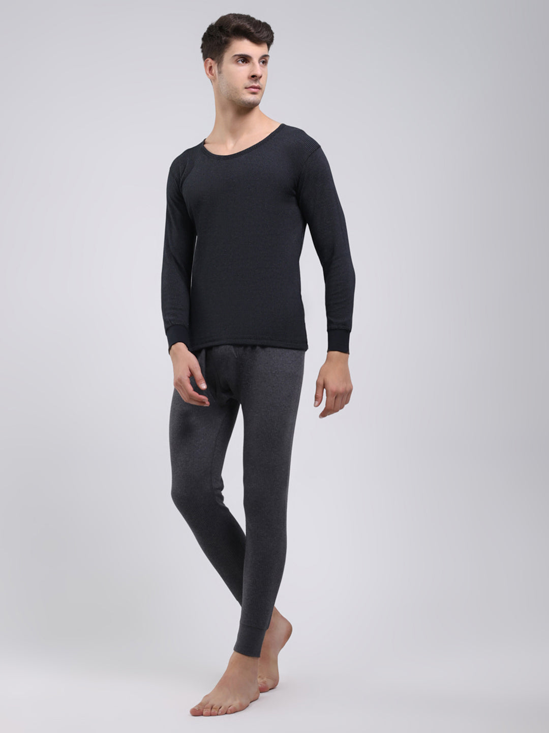 Men Black Solid Round Neck Full Sleeve Thermal Vest