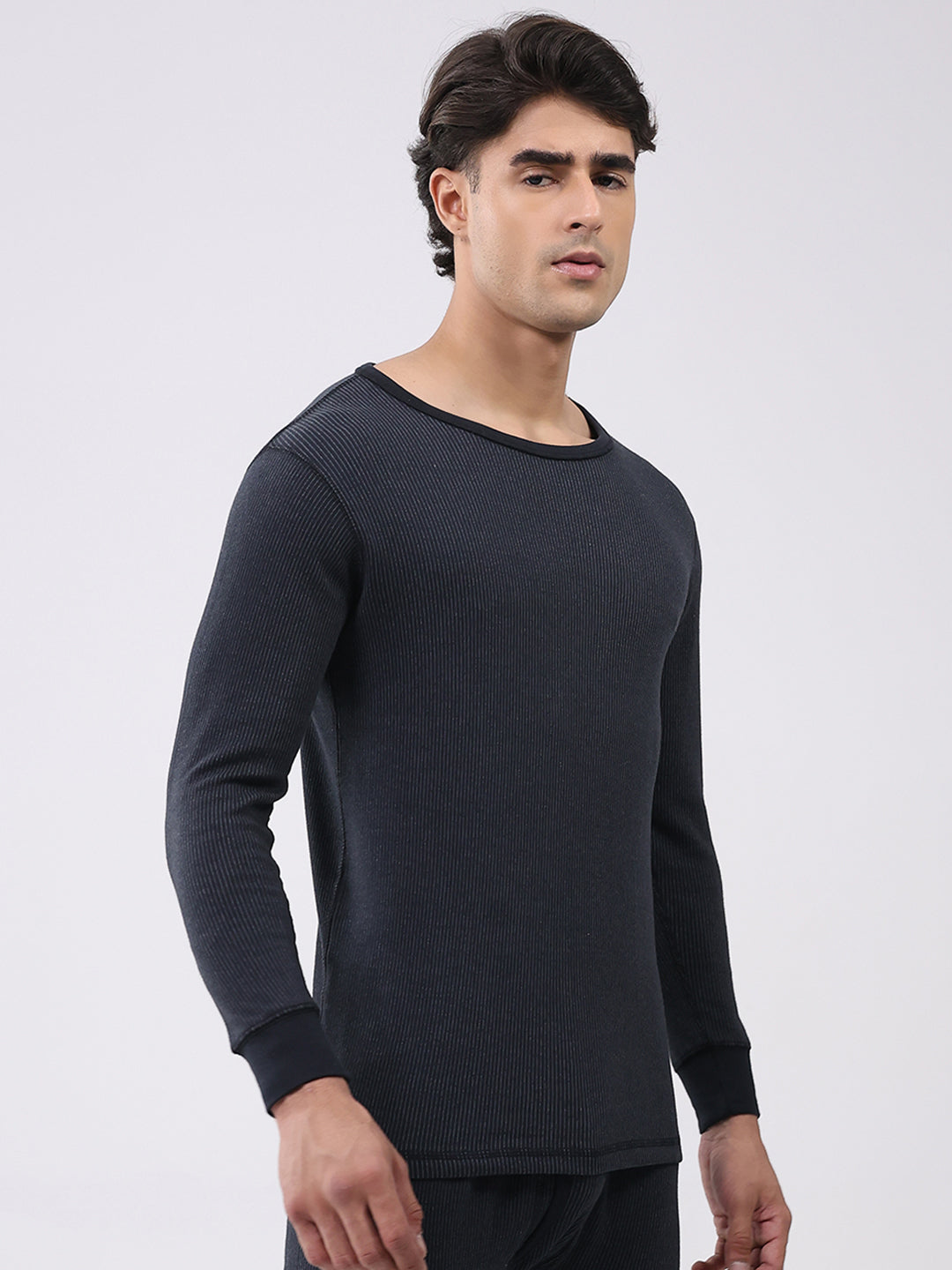 Men Black Solid Round Neck Full Sleeve Thermal Vest