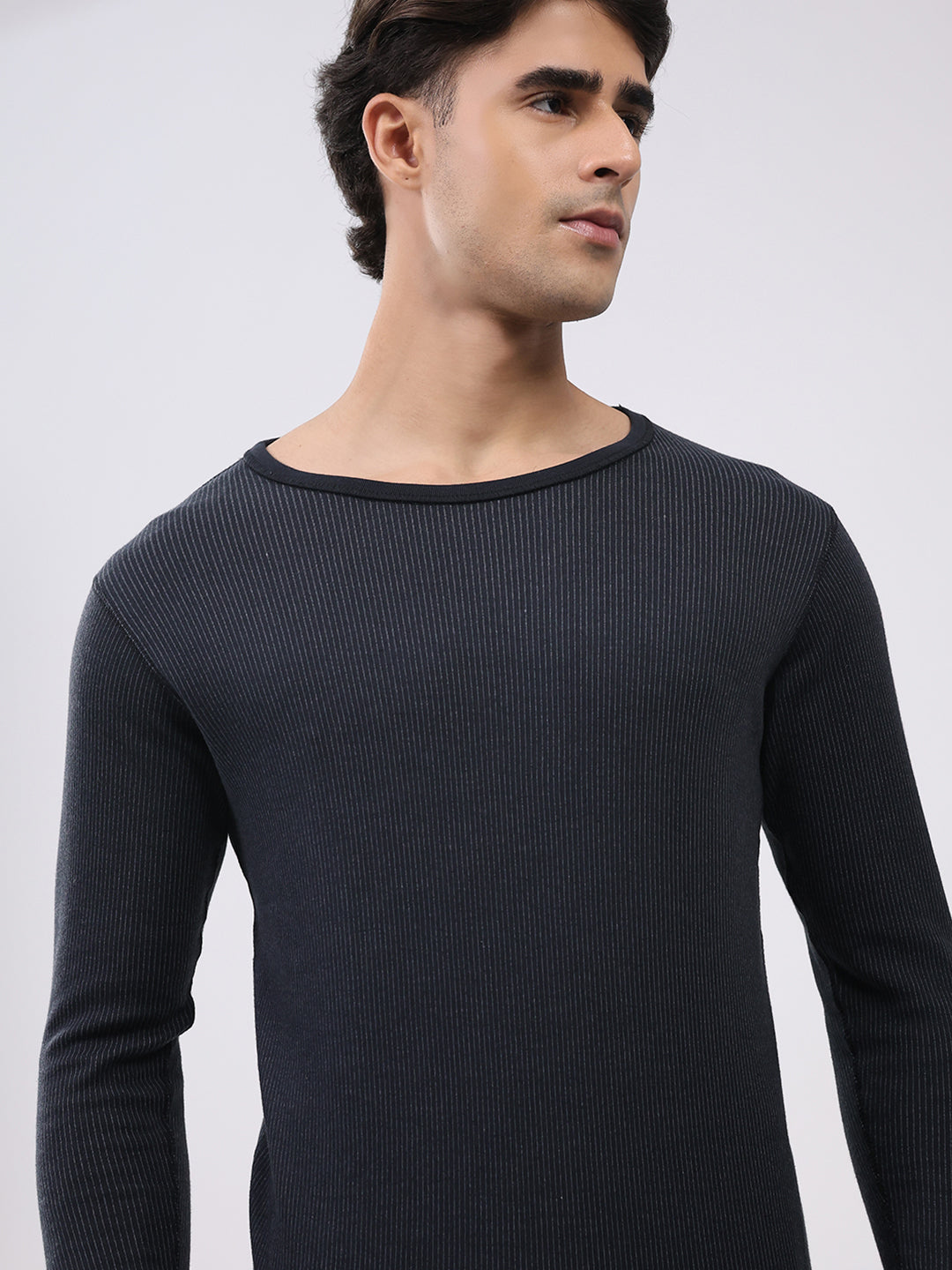 Men Black Solid Round Neck Full Sleeve Thermal Vest
