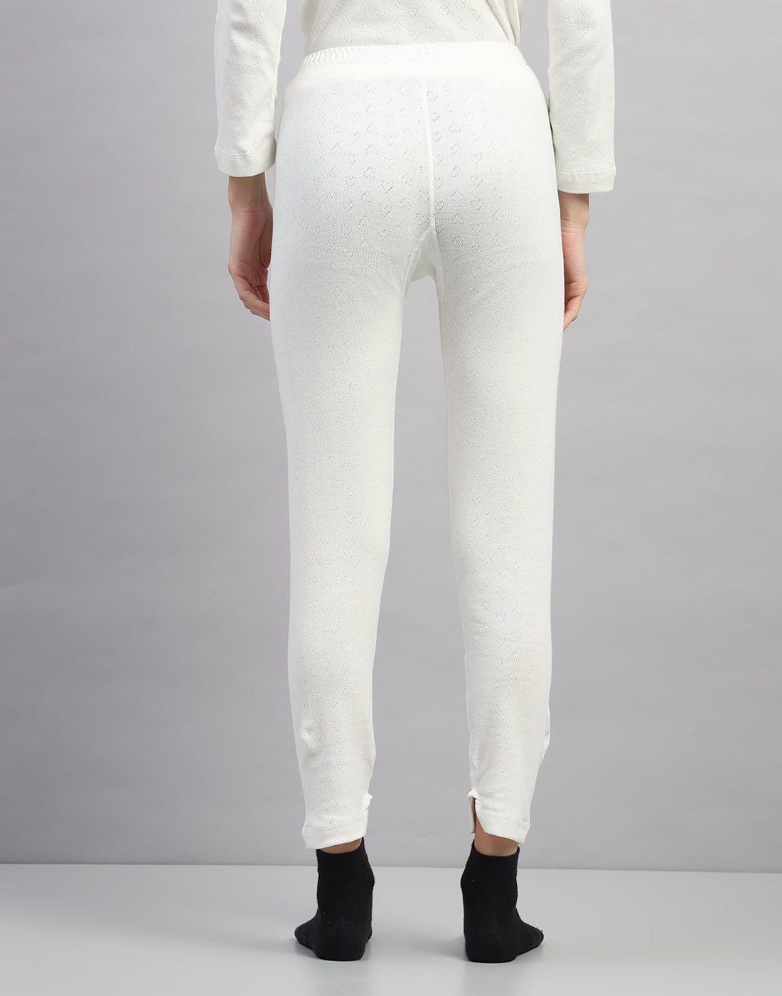 Women Off White Solid Regular Fit Thermal Lower