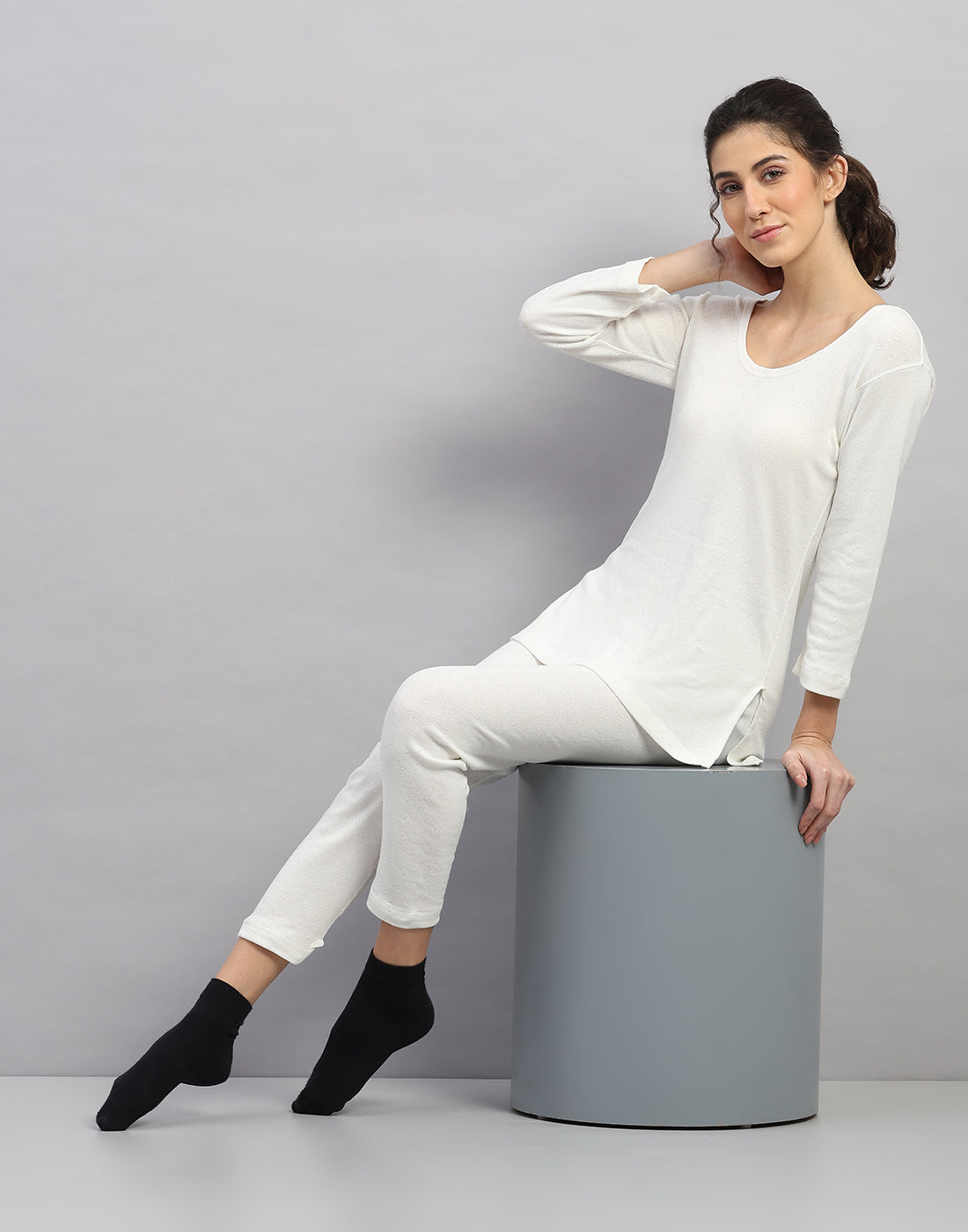 Women Off White Solid Regular Fit Thermal Lower