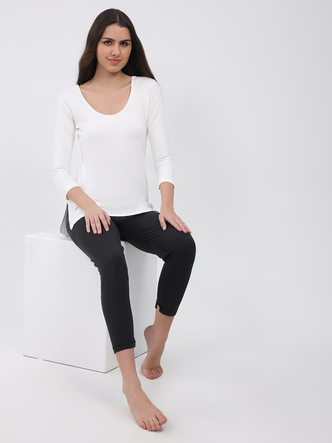 Women White Solid Round Neck 3/4th Sleeve Thermal Vest