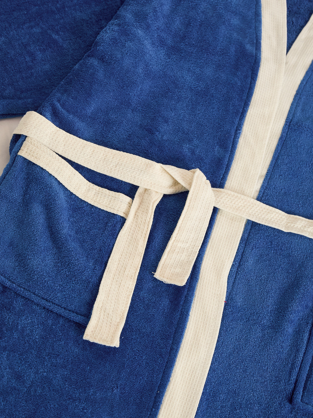 Monte Carlo Unisex Knee Length Solid Cotton Bath Robe 380 GSM with Belt and Pockets