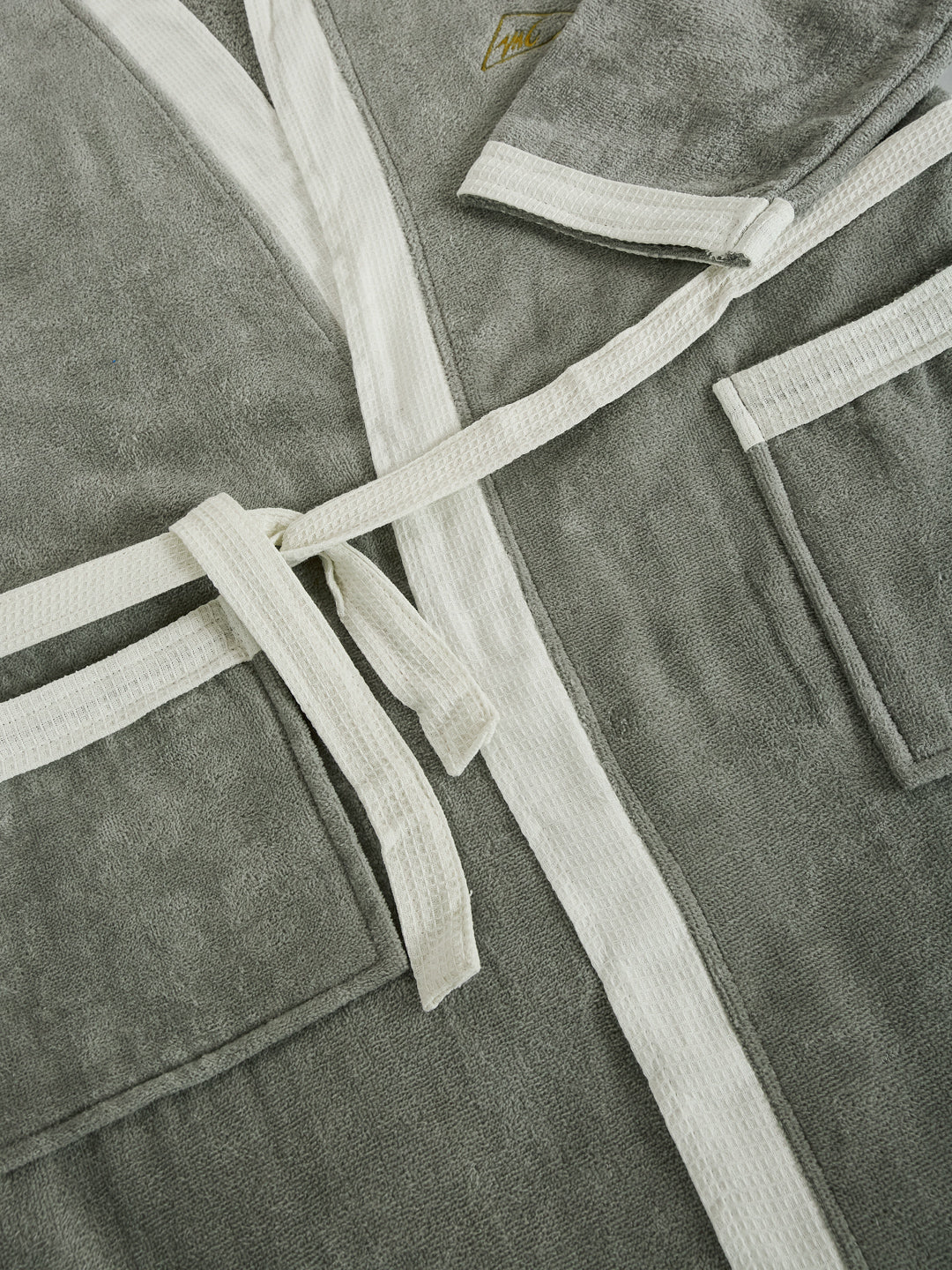 Monte Carlo Unisex Knee Length Solid Cotton Bath Robe 380 GSM with Belt and Pockets