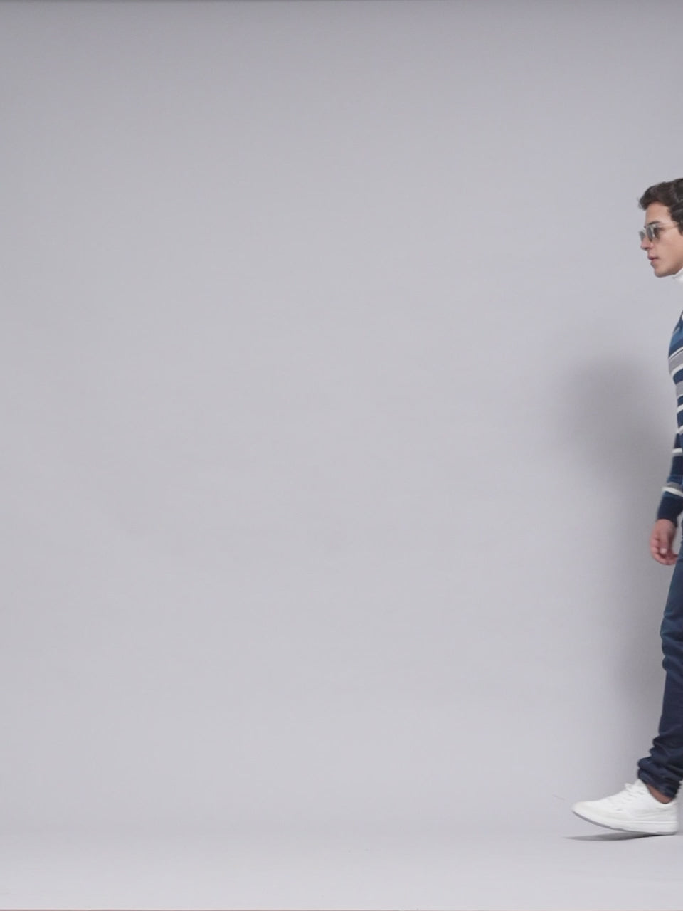 Buy Men Blue Stripe V Neck Full Sleeve Sweaters/Pullovers Online in ...