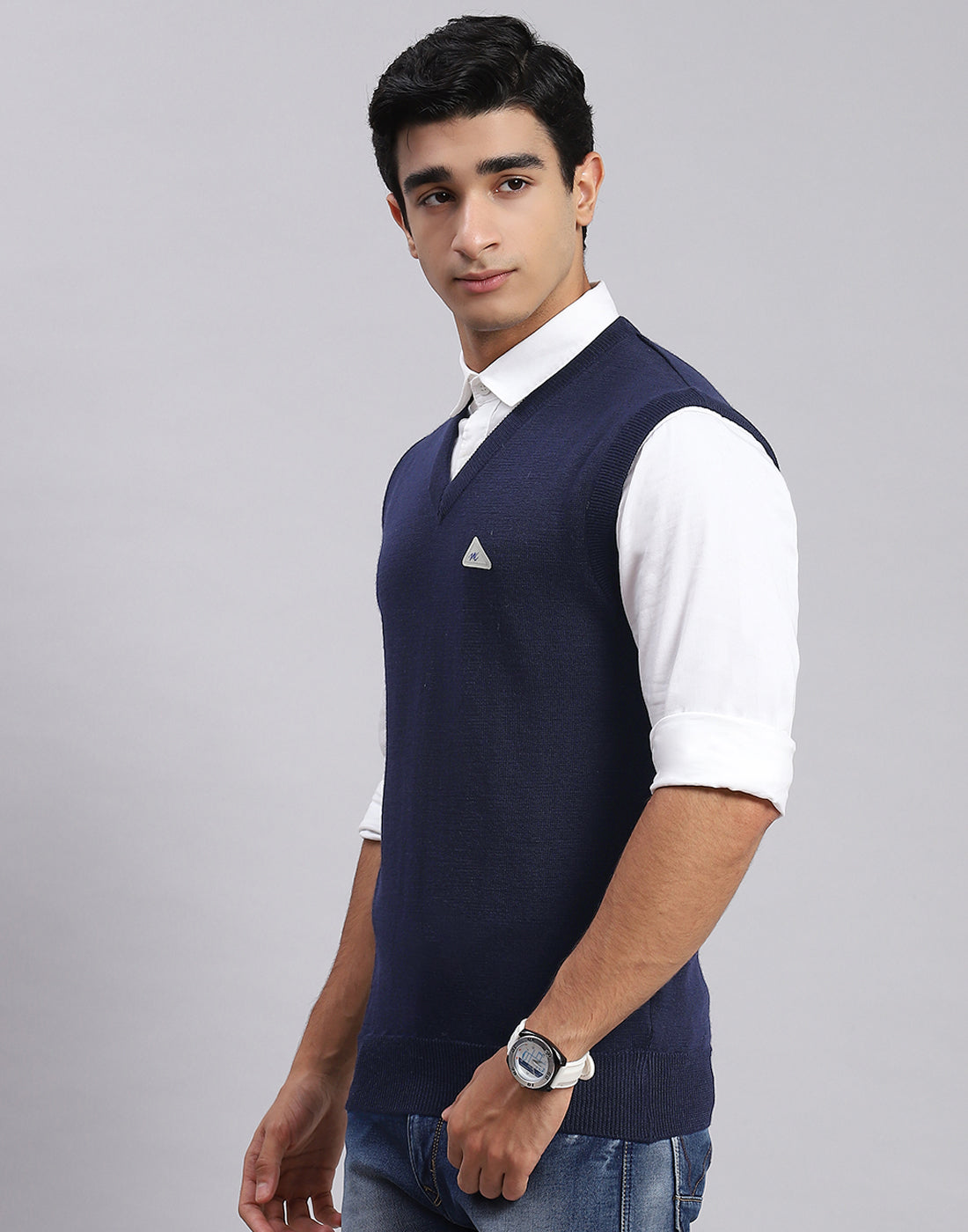 Men Navy Blue Solid V Neck Sleeveless Sweaters/Pullovers