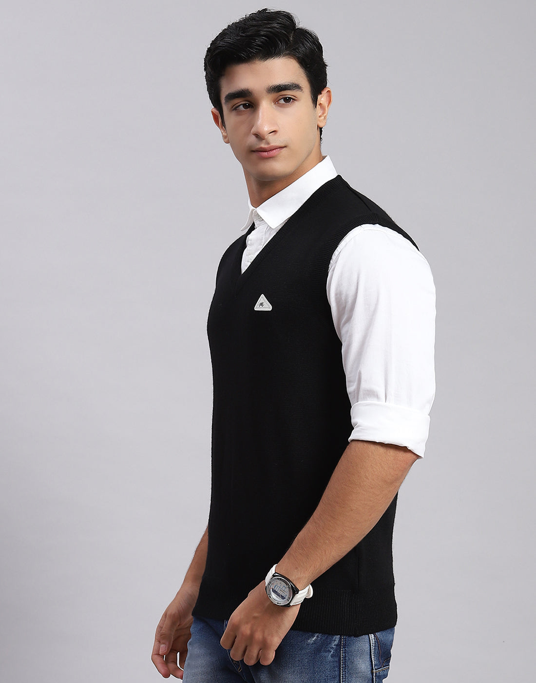 Men Black Solid V Neck Sleeveless Sweaters/Pullovers