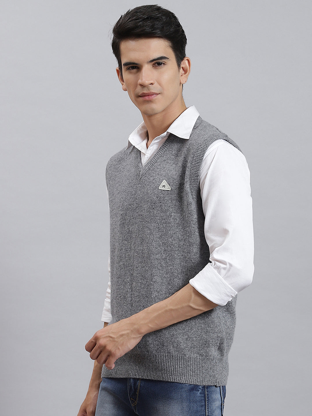Men Grey Solid V Neck Sleeveless Sweaters/Pullovers