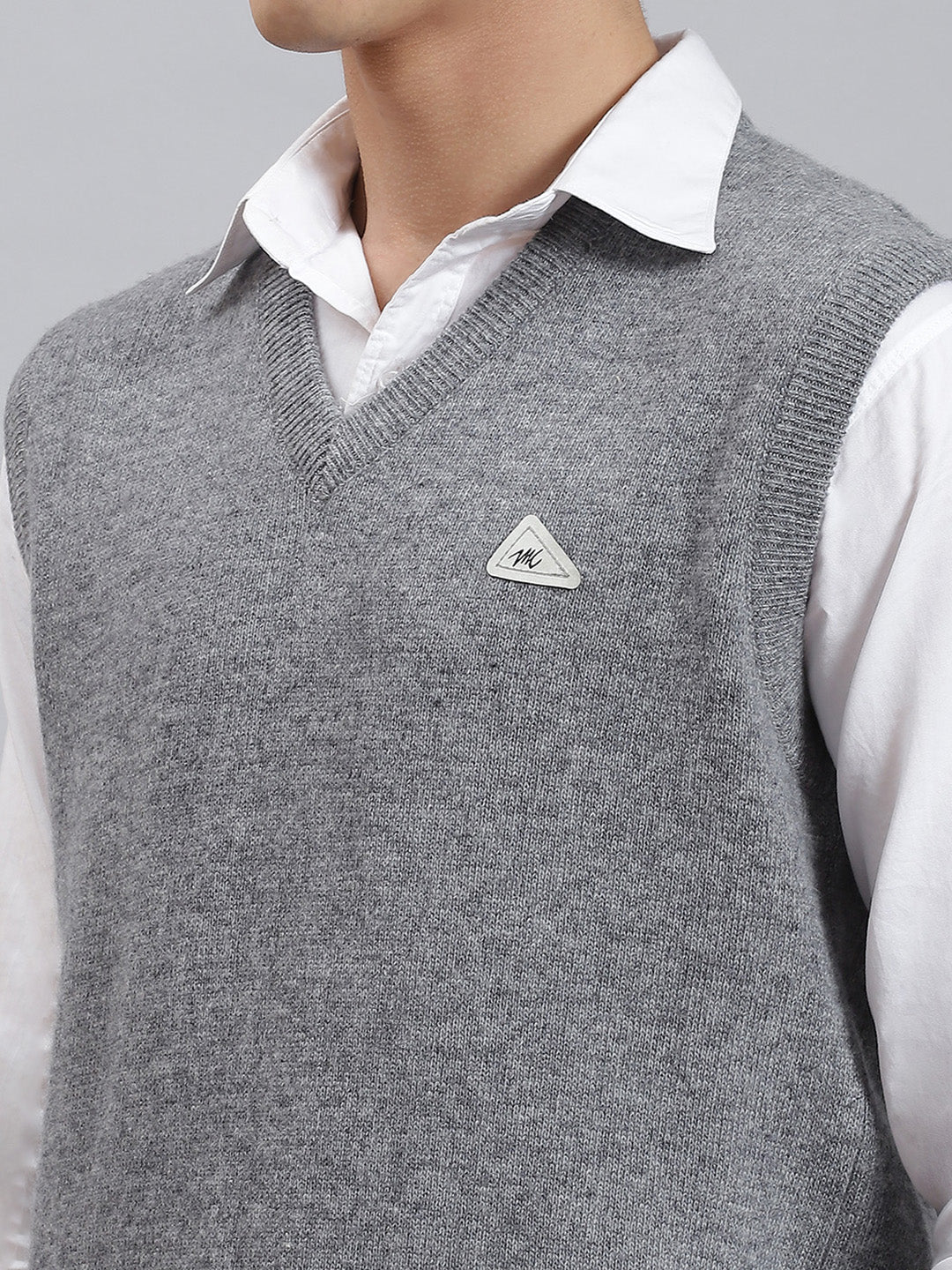 Men Grey Solid V Neck Sleeveless Sweaters/Pullovers