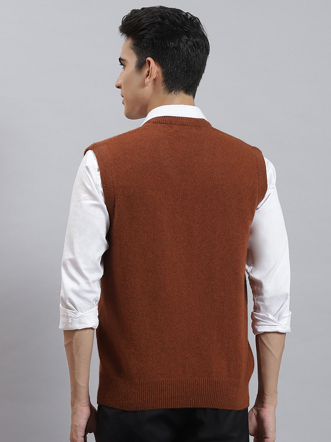 Men Rust Solid V Neck Sleeveless Sweaters/Pullovers