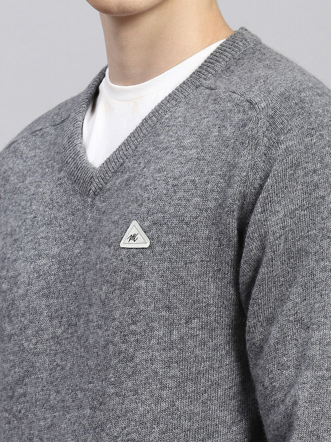 Men Grey Solid Pullover