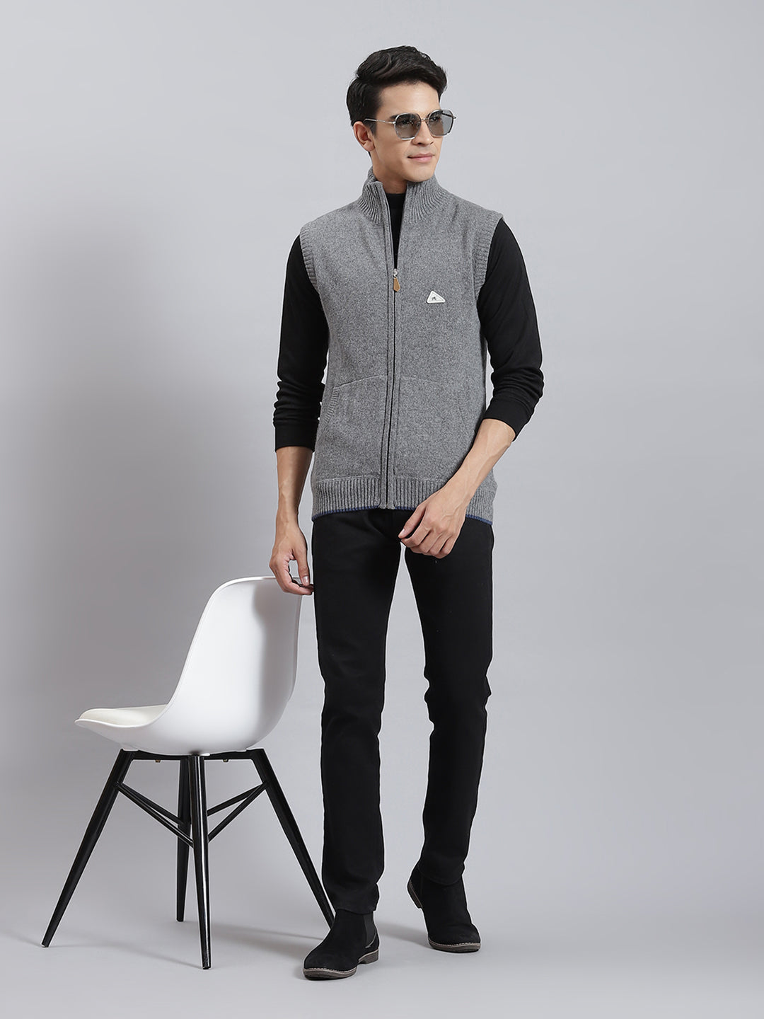 Men Grey Solid Stand Collar Sleeveless Sweaters/Pullovers