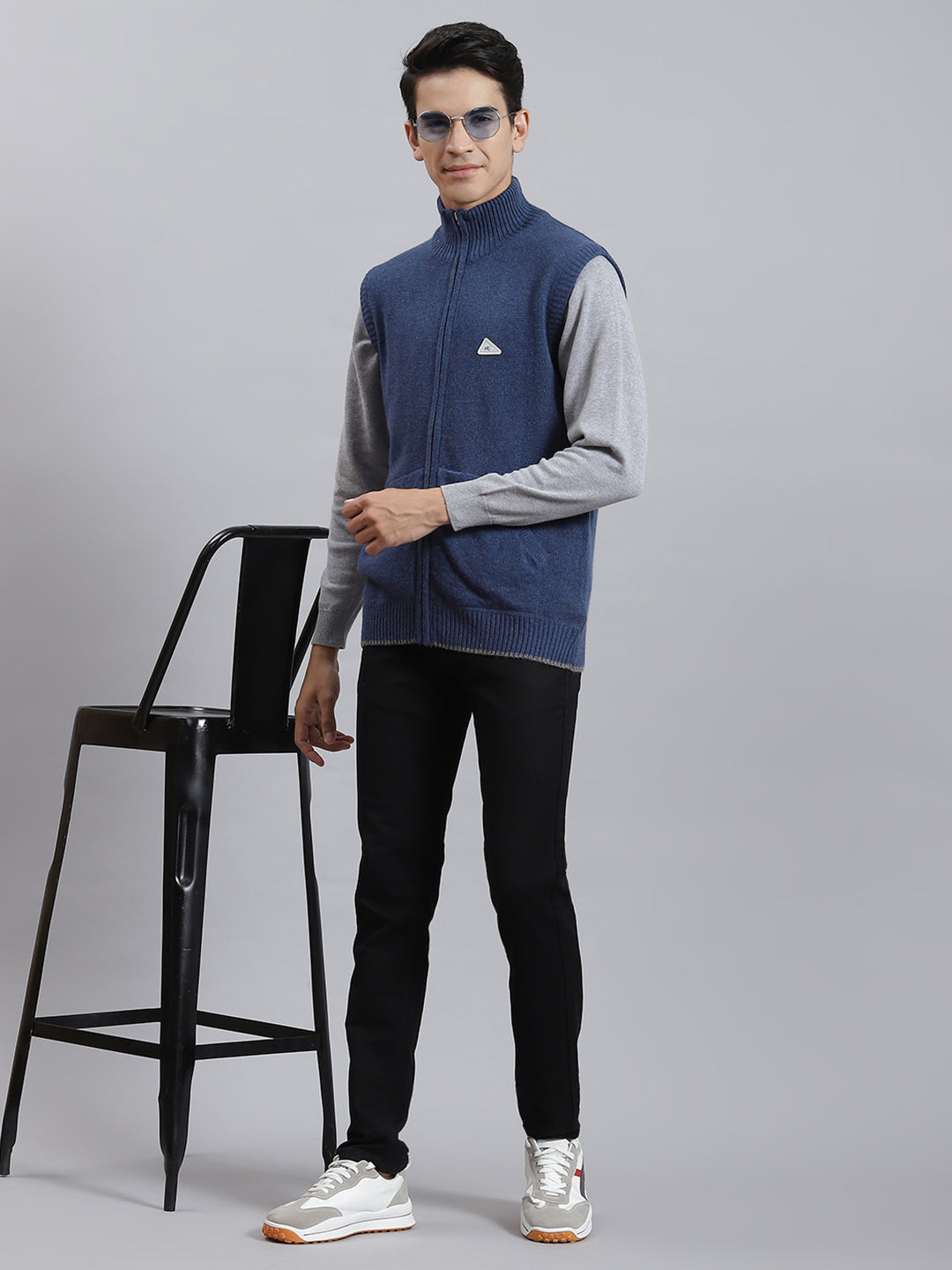 Men Blue Solid Stand Collar Sleeveless Sweaters/Pullovers
