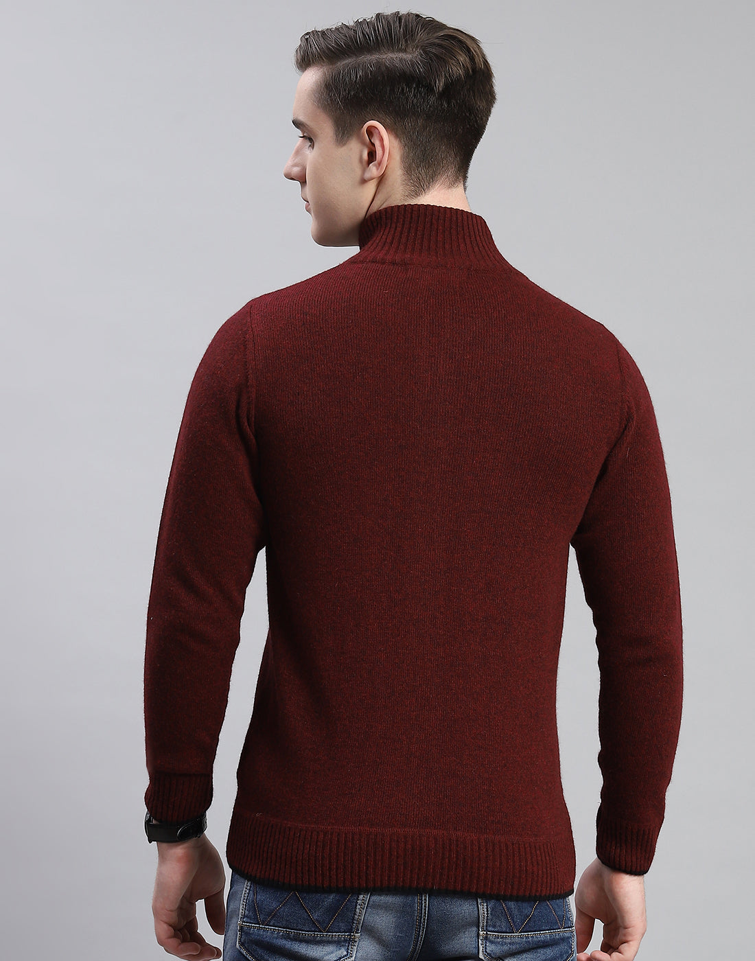 Men Maroon Solid Stand Collar Full Sleeve Pullover