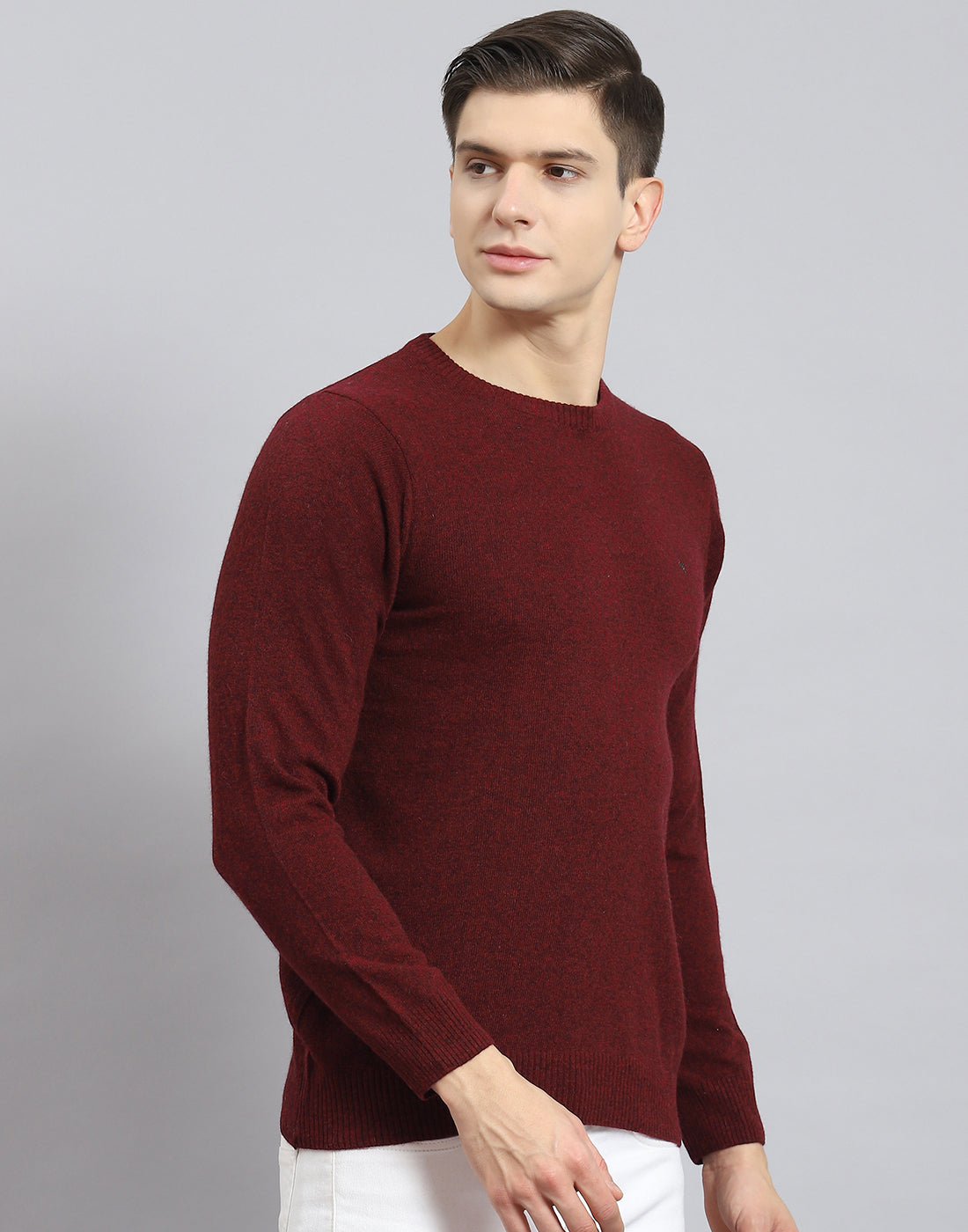 Men Maroon Solid Round Neck Full Sleeve Sweater