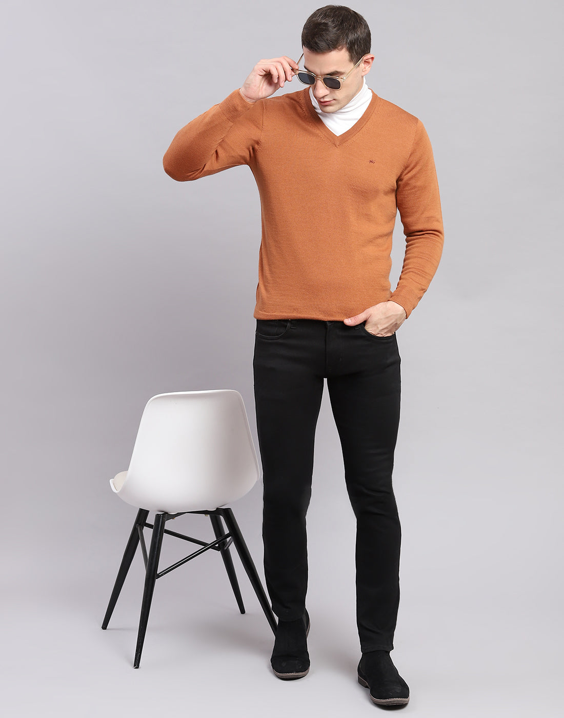 Men Brown Solid V Neck Full Sleeve Sweaters/Pullovers