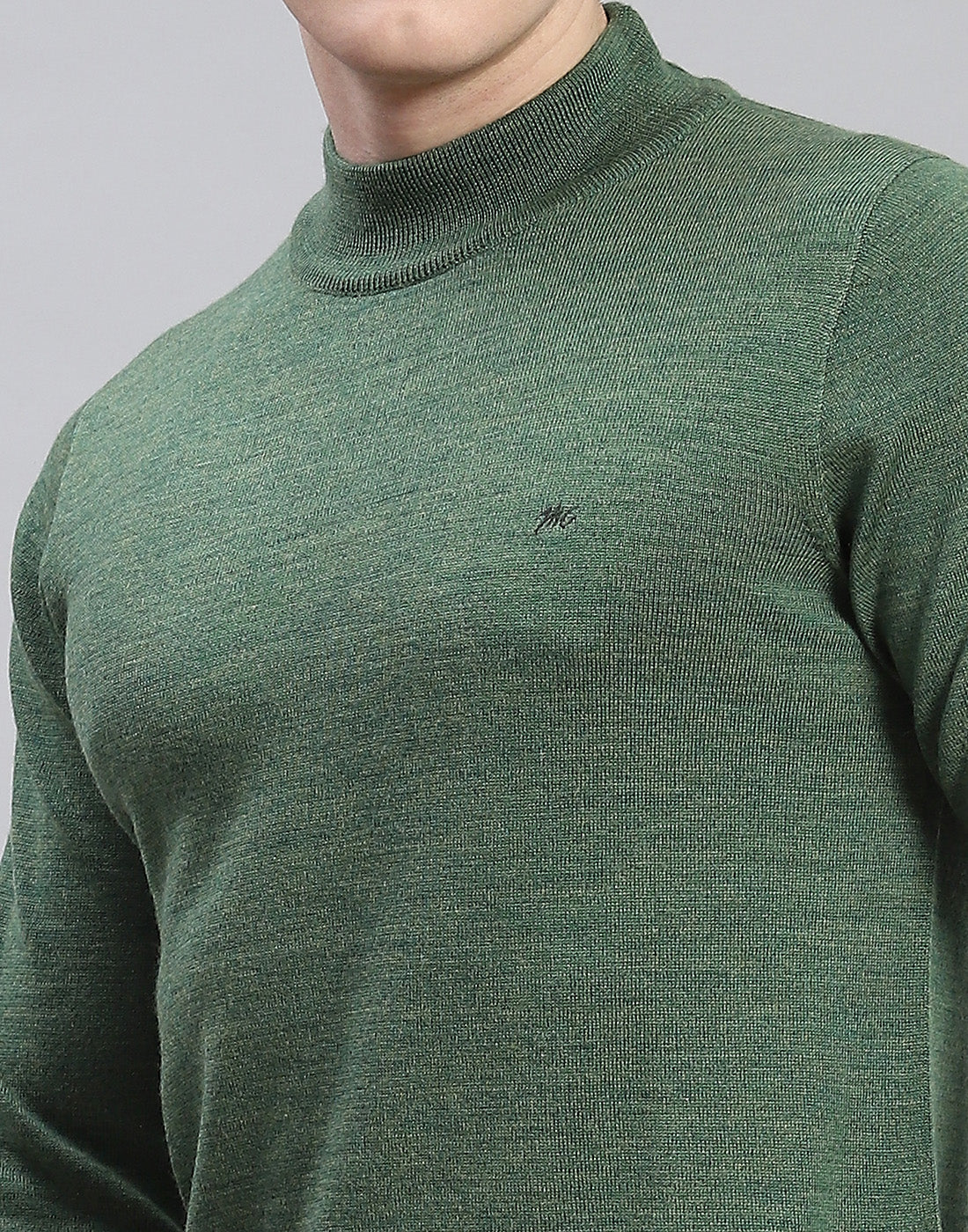 Men Green Solid T Neck Full Sleeve Pullover