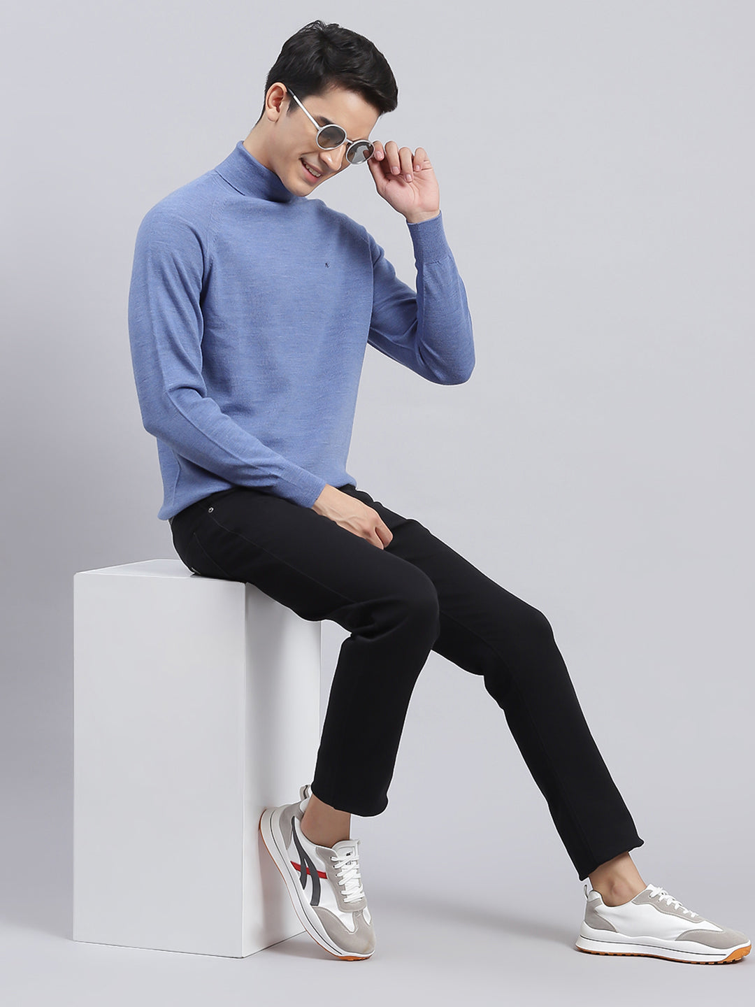 Men Blue Solid Pure Wool Pullover
