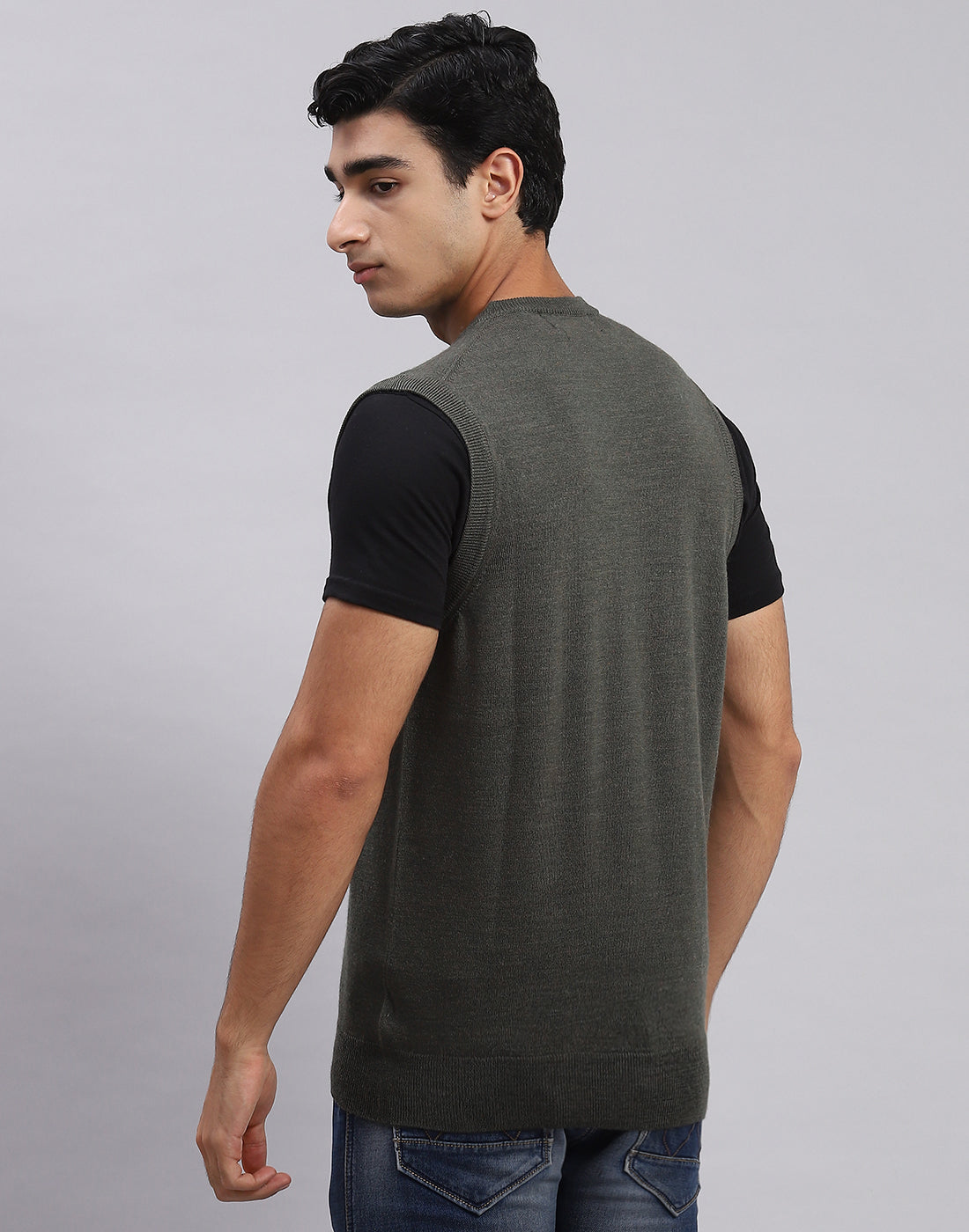 Men Olive Solid V Neck Sleeveless Sweaters/Pullovers