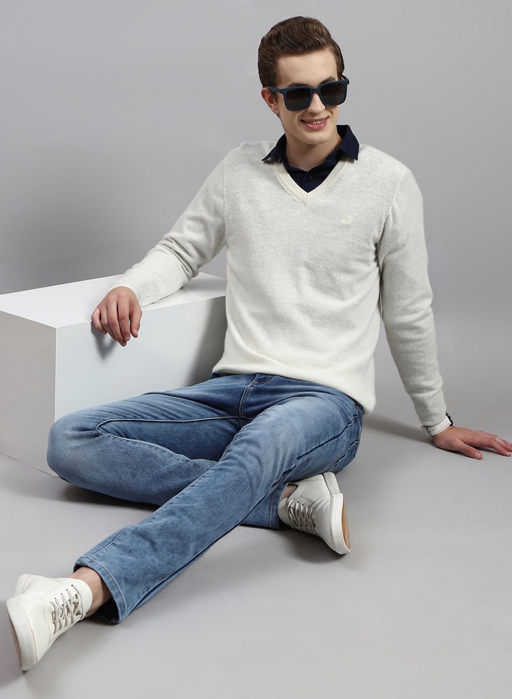 Men Off White Solid Lamb wool Pullover
