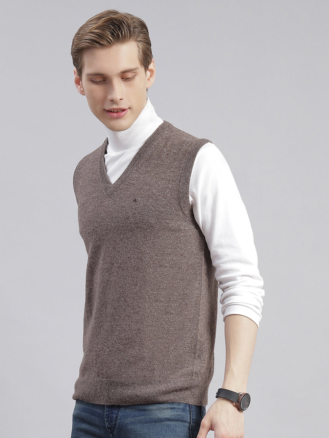 Men Brown Solid V Neck Sleeveless Sweaters/Pullovers