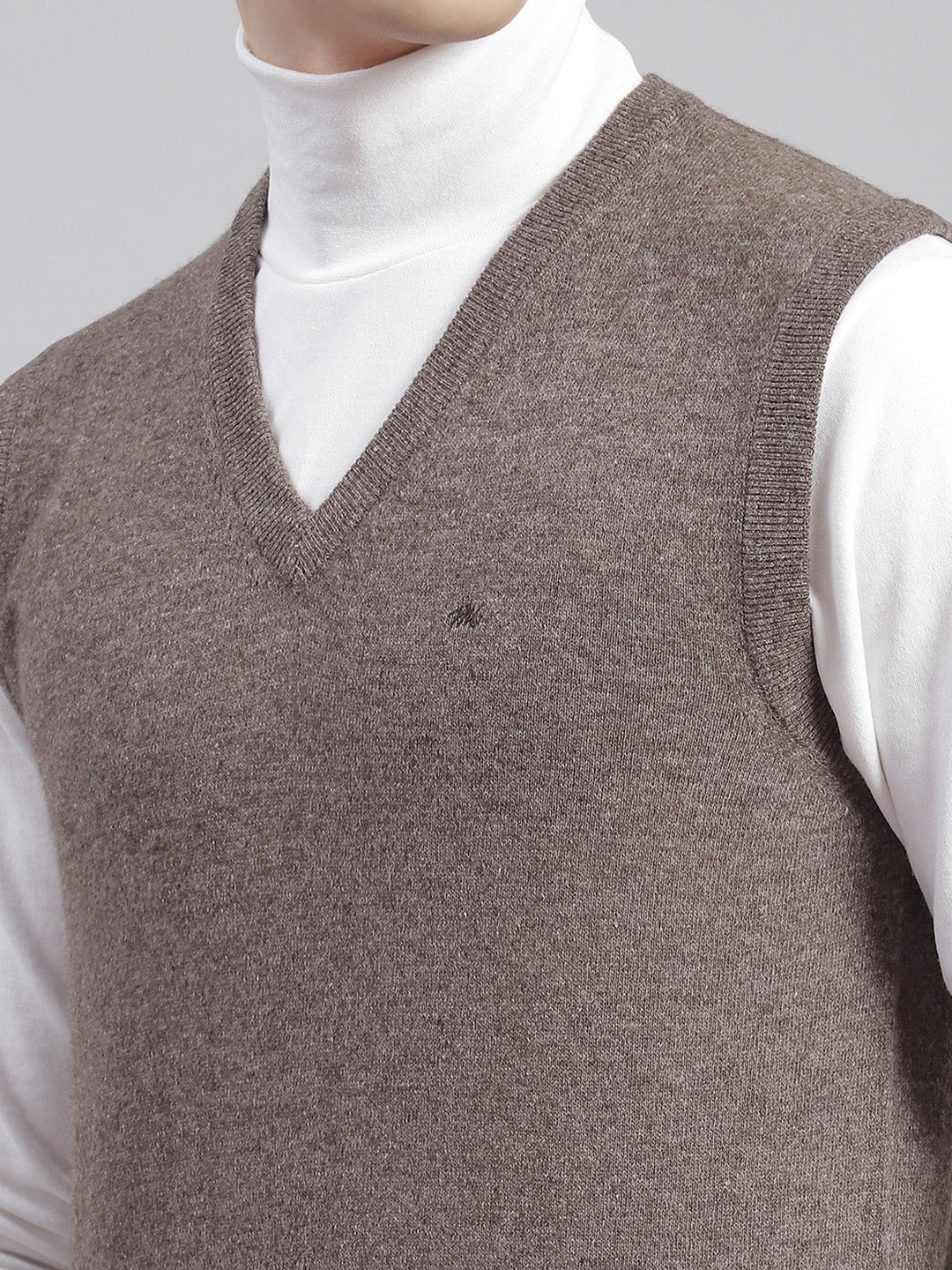Men Brown Solid V Neck Sleeveless Sweaters/Pullovers