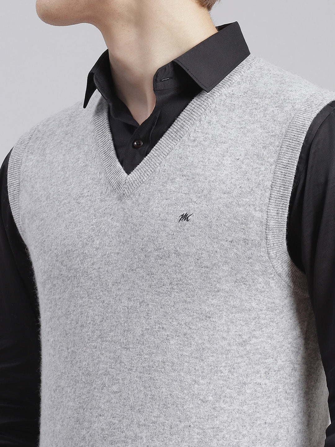 Men Grey Solid V Neck Sleeveless Sweaters/Pullovers