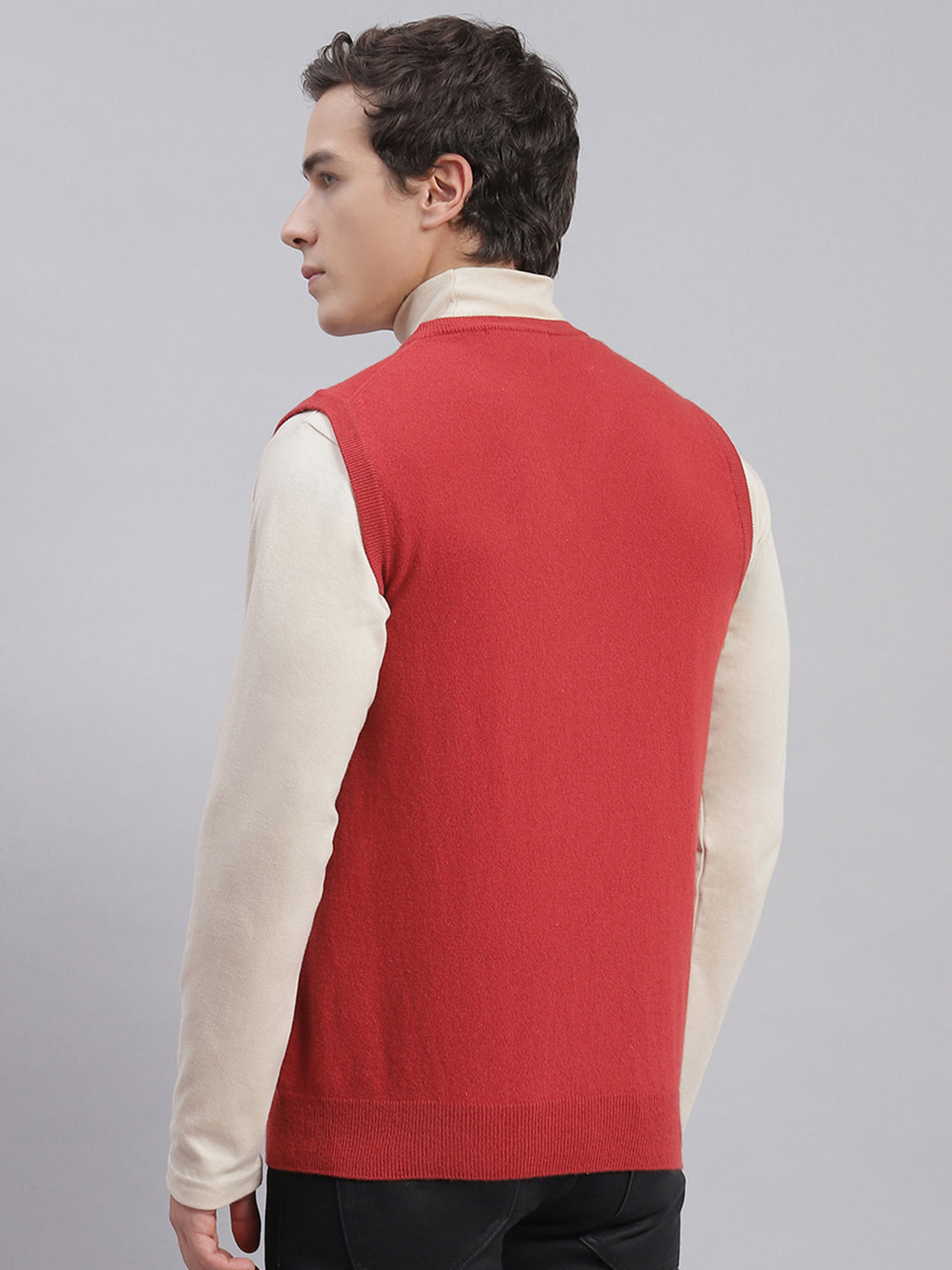 Men Red Solid V Neck Sleeveless Sweaters/Pullovers