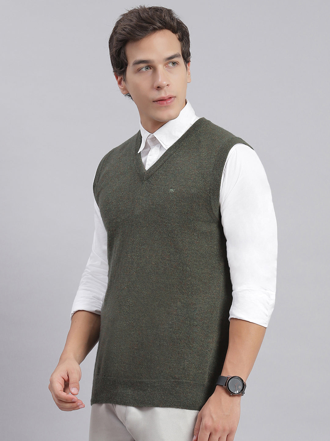 Men Green Solid V Neck Sleeveless Sweaters/Pullovers