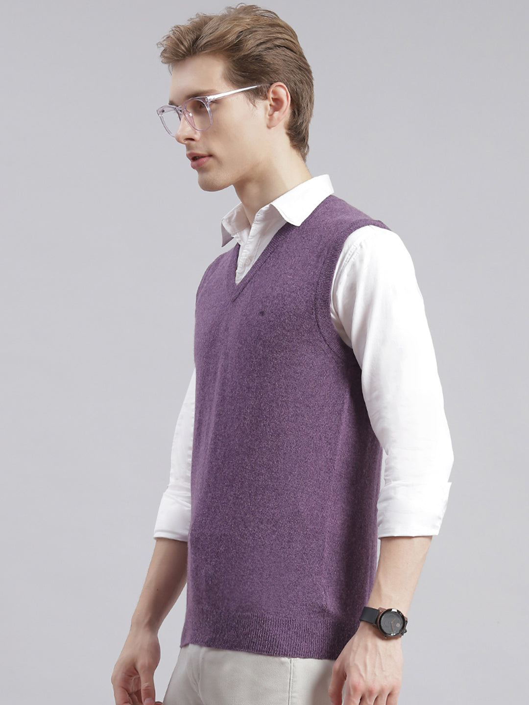 Men Purple Solid V Neck Sleeveless Sweaters/Pullovers