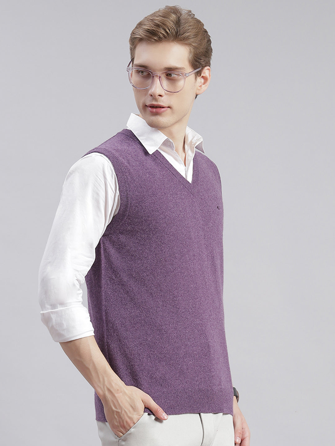 Men Purple Solid V Neck Sleeveless Sweaters/Pullovers