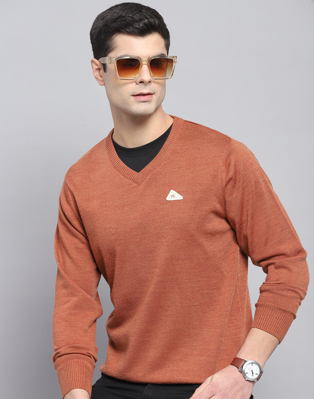 Men Red Solid V Neck Full Sleeve Pullover