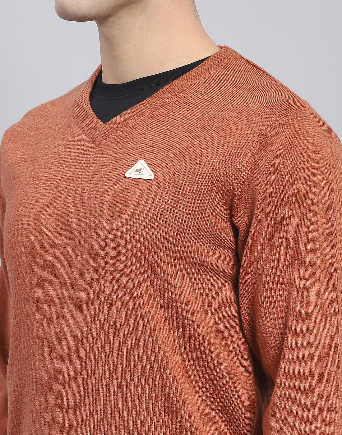 Men Red Solid V Neck Full Sleeve Pullover