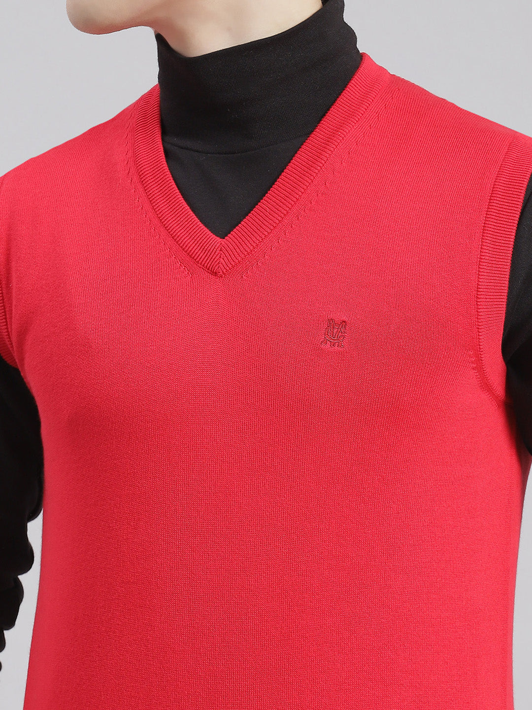 Men Red Solid V Neck Sleeveless Sweaters/Pullovers