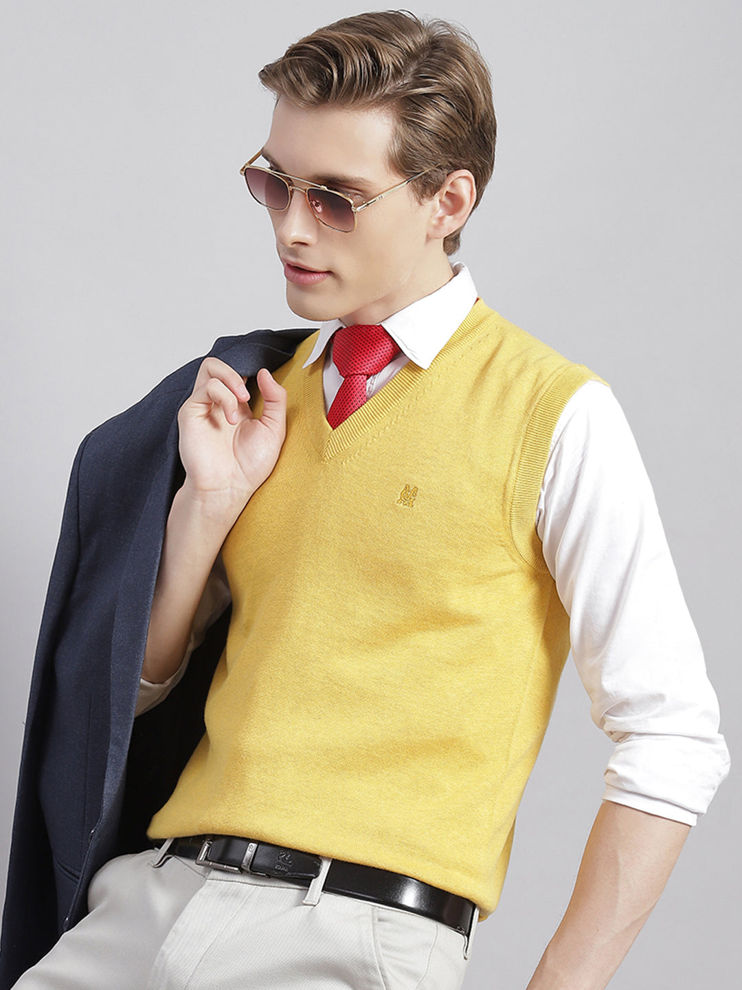 Men Yellow Solid V Neck Sleeveless Sweaters/Pullovers