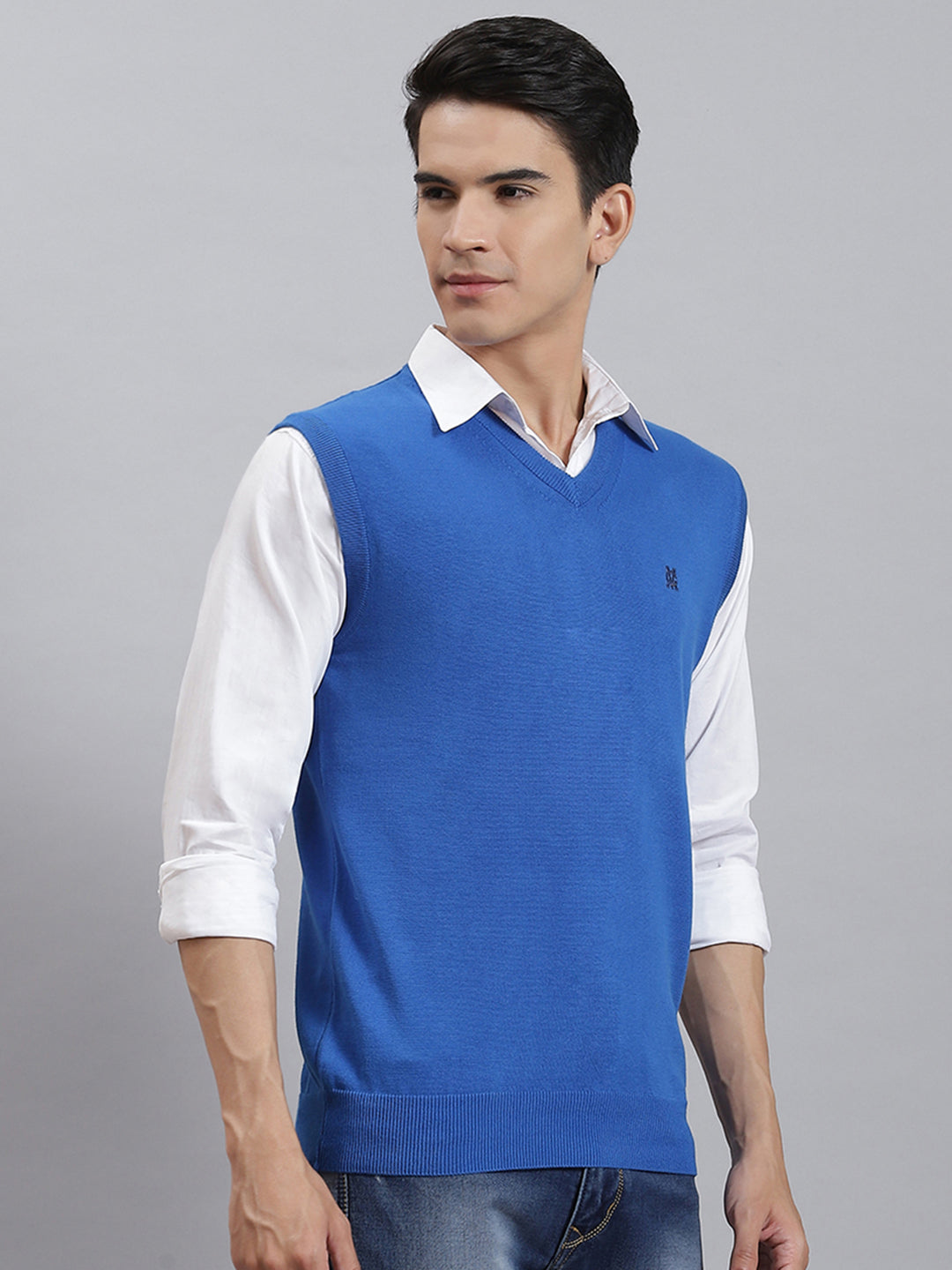 Men Blue Solid V Neck Sleeveless Sweaters/Pullovers