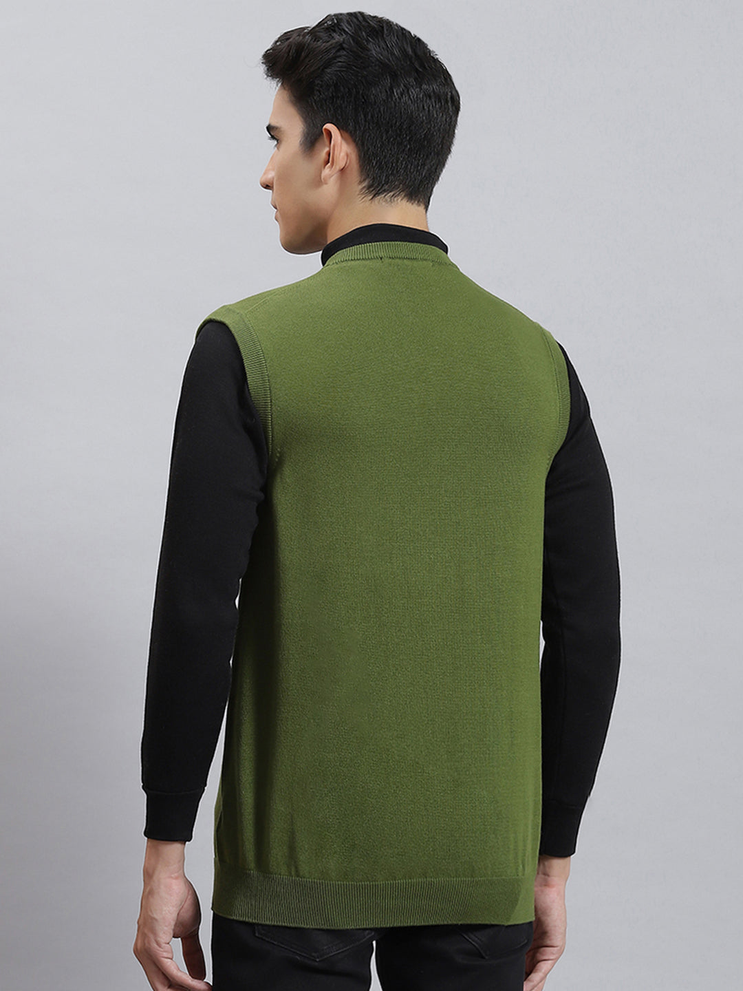 Men Green Solid V Neck Sleeveless Sweaters/Pullovers