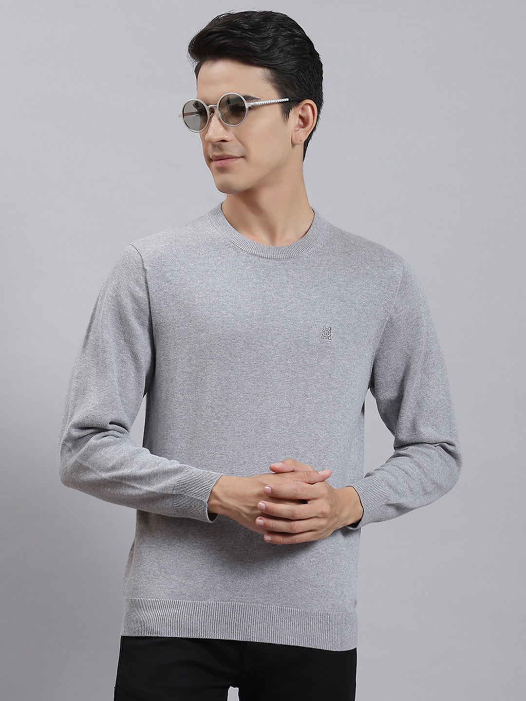Men Grey Solid Round Neck Full Sleeve Sweaters/Pullovers