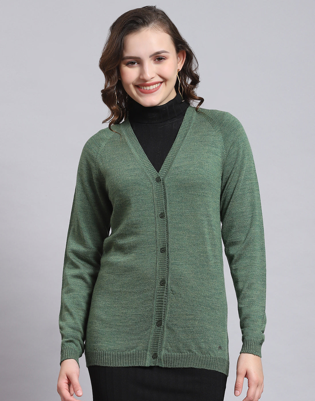 Women Green Solid V Neck Full Sleeve Sweater