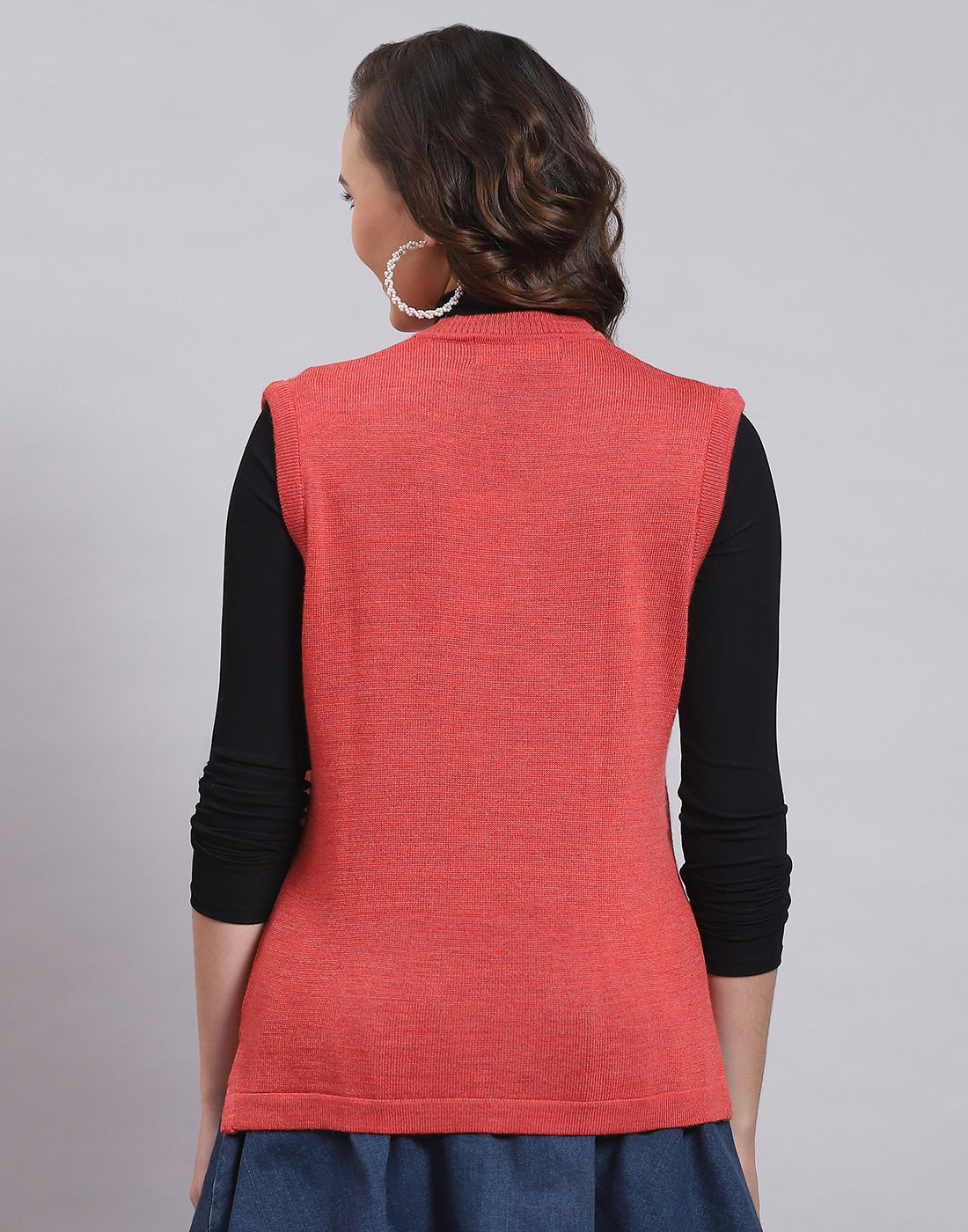 Women Red Solid V Neck Sleeveless Sweater