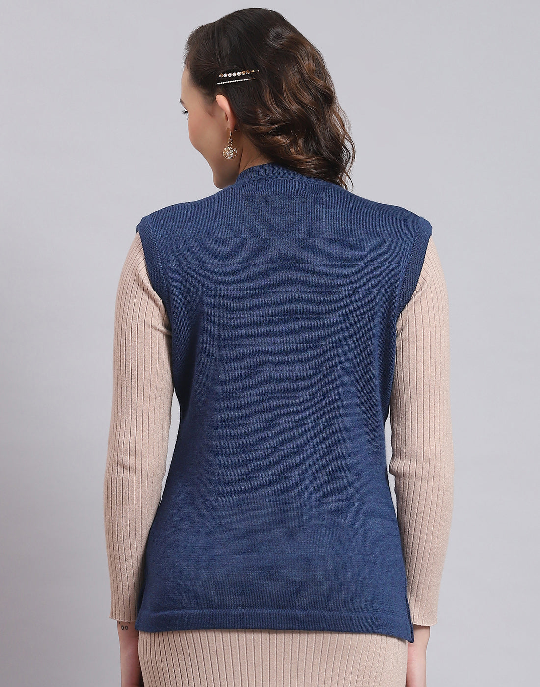 Women Blue Solid V Neck Sleeveless Sweater