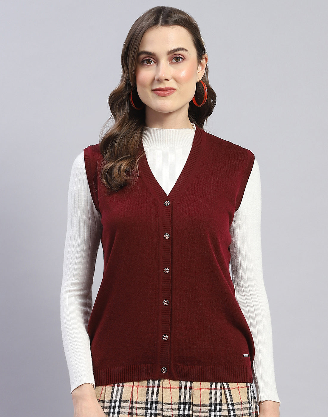 Women Burgundy Solid V Neck Sleeveless Cardigan