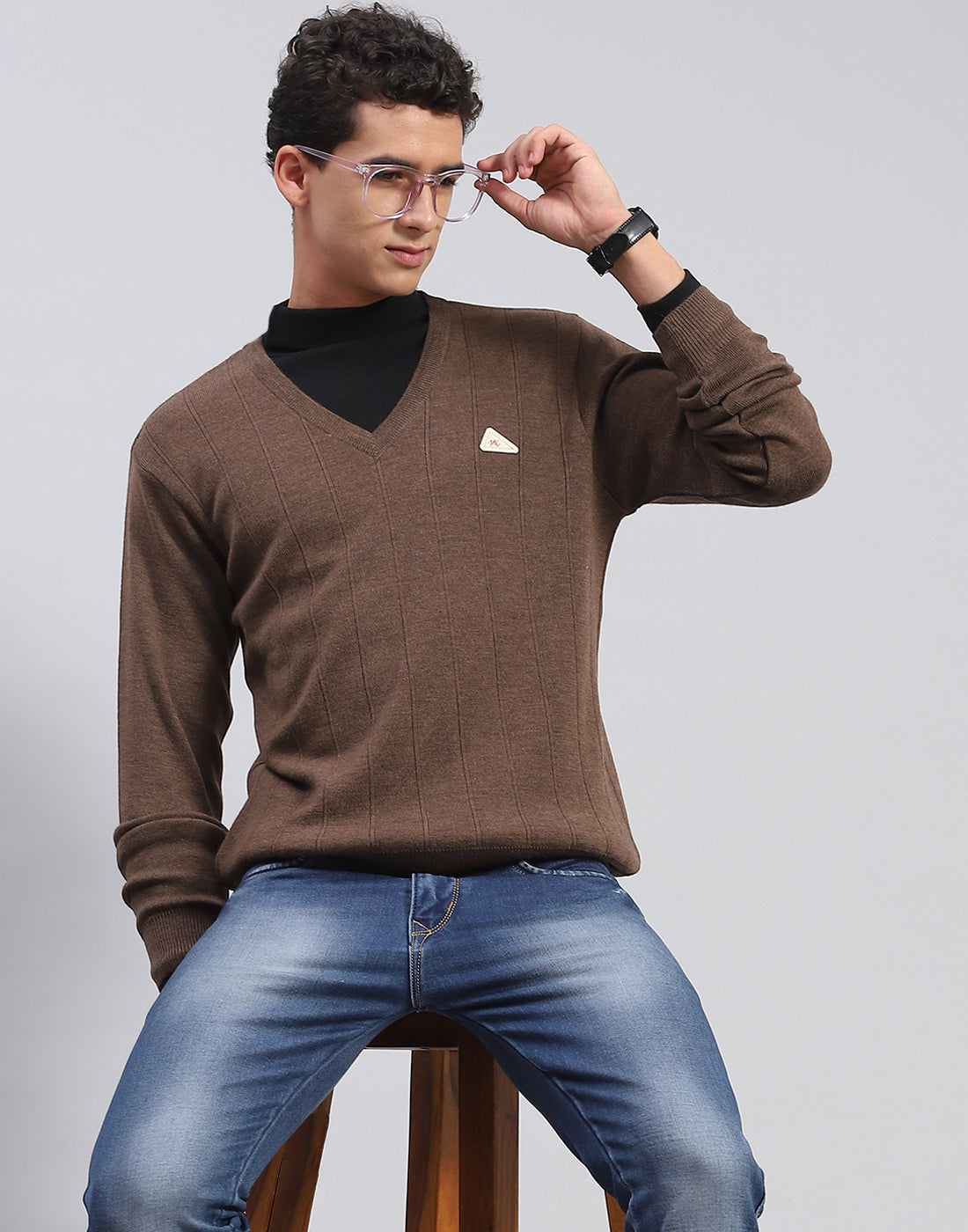 Men Brown Solid V Neck Full Sleeve Pullover