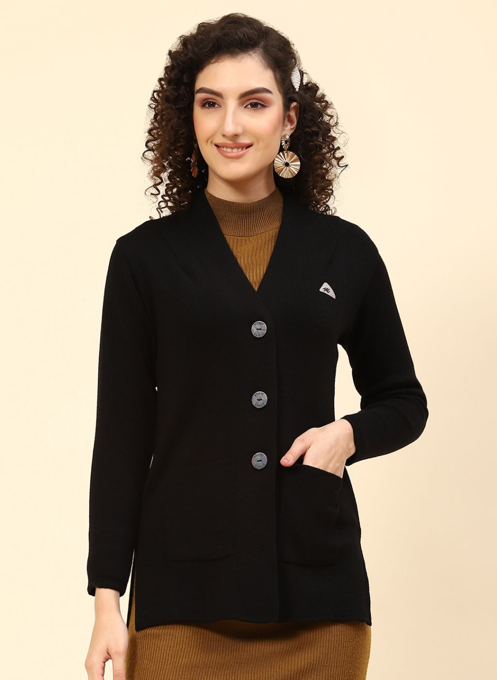 Women Black Solid Pure wool Cardigan