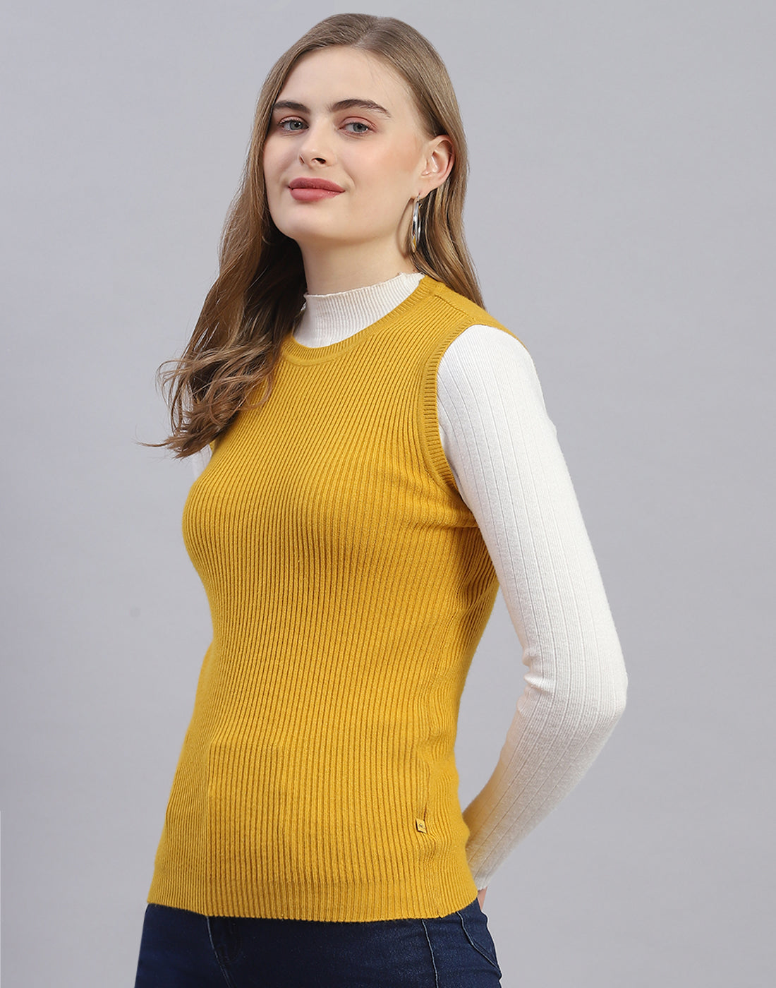 Women Yellow Solid Round Neck Sleeveless Sweater