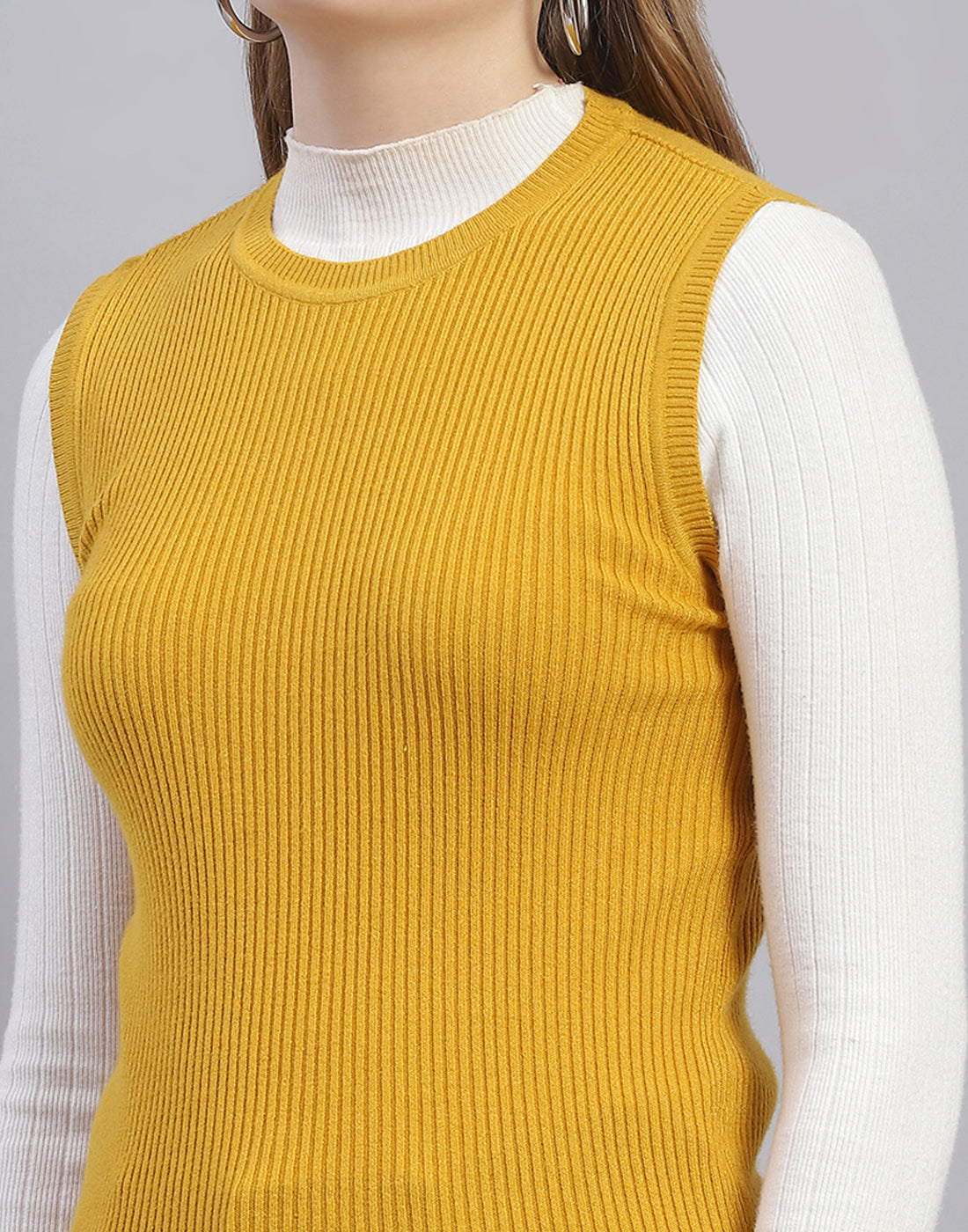 Women Yellow Solid Round Neck Sleeveless Sweater