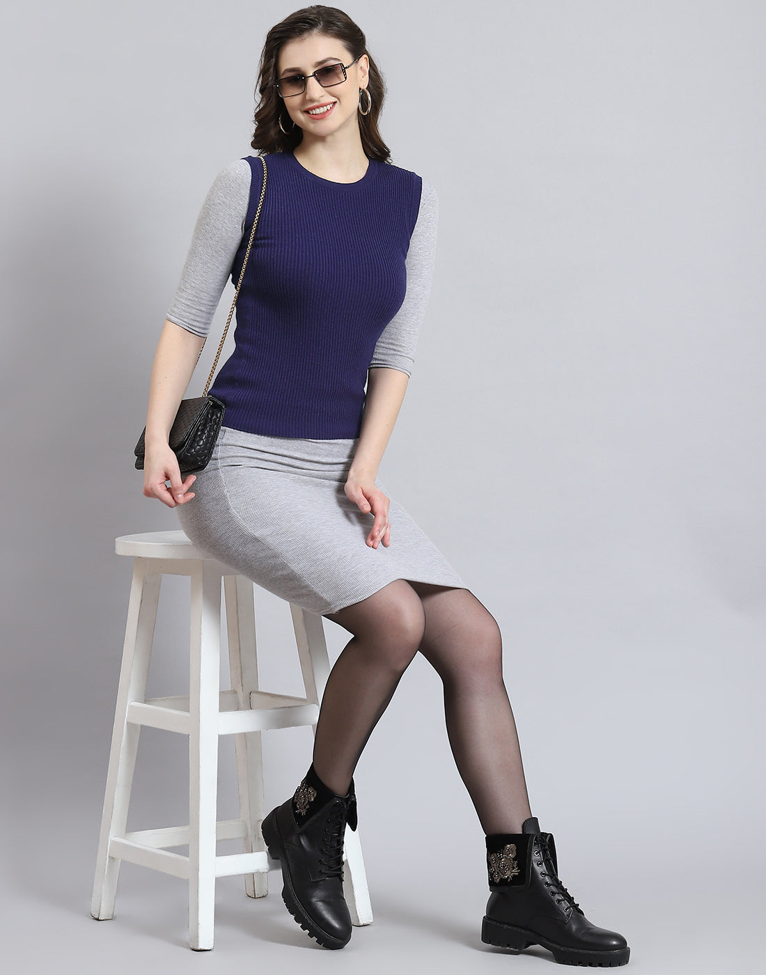 Women Navy Blue Solid Round Neck Sleeveless Sweater