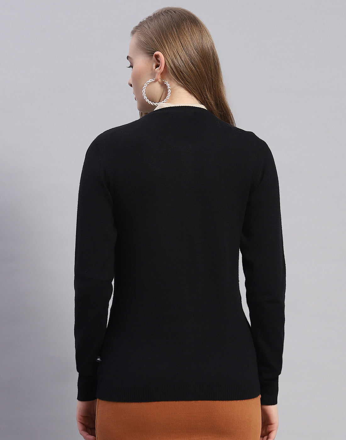 Women Black Solid Round Neck Full Sleeve Cardigan